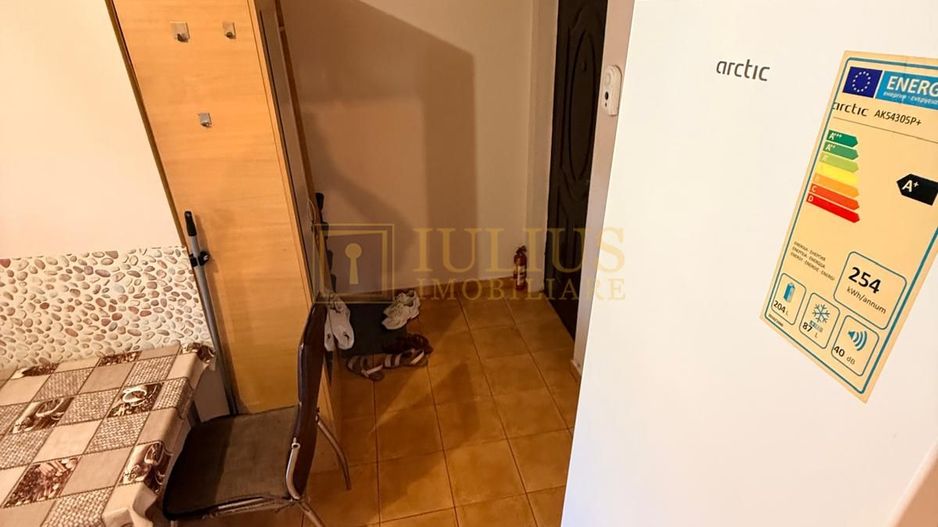 2 dormitoare| mansarda inalta| Dambovita langa Lidl| - Poză 8