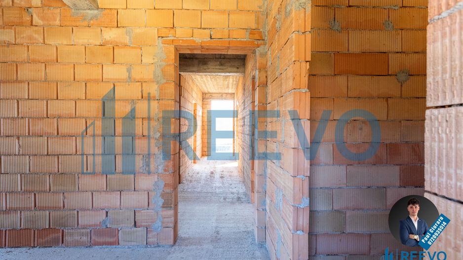 Pensiune/Vilă la roșu P+E+M în Sărata - Poză 29