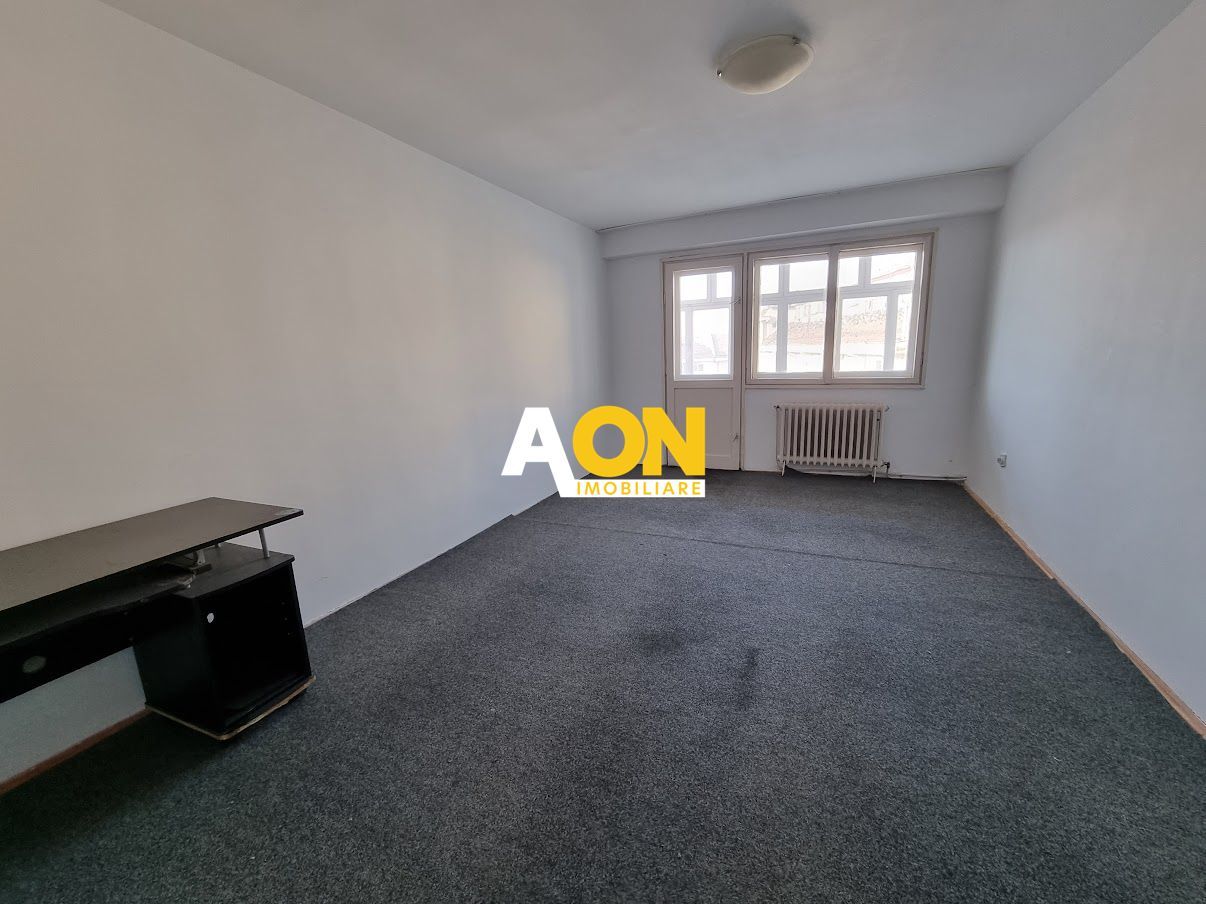 Apartament 3 Camere Decomandat, Bloc cu Lift, Zona Centru - Poză 4