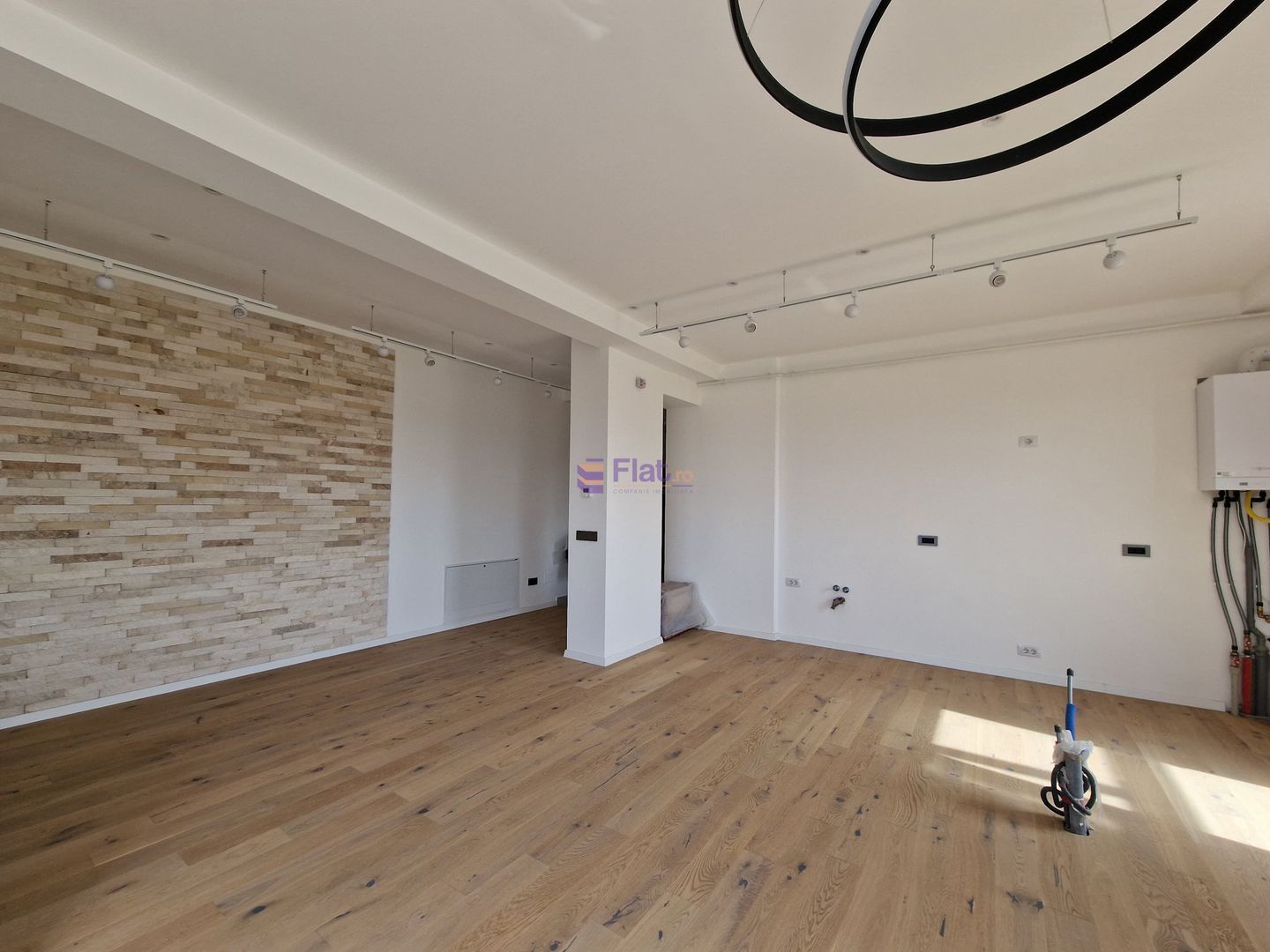 Comision 0 Penthouse 3 Camere 104 mp.  Terasa 43 mp. Tractorul - Poză 16