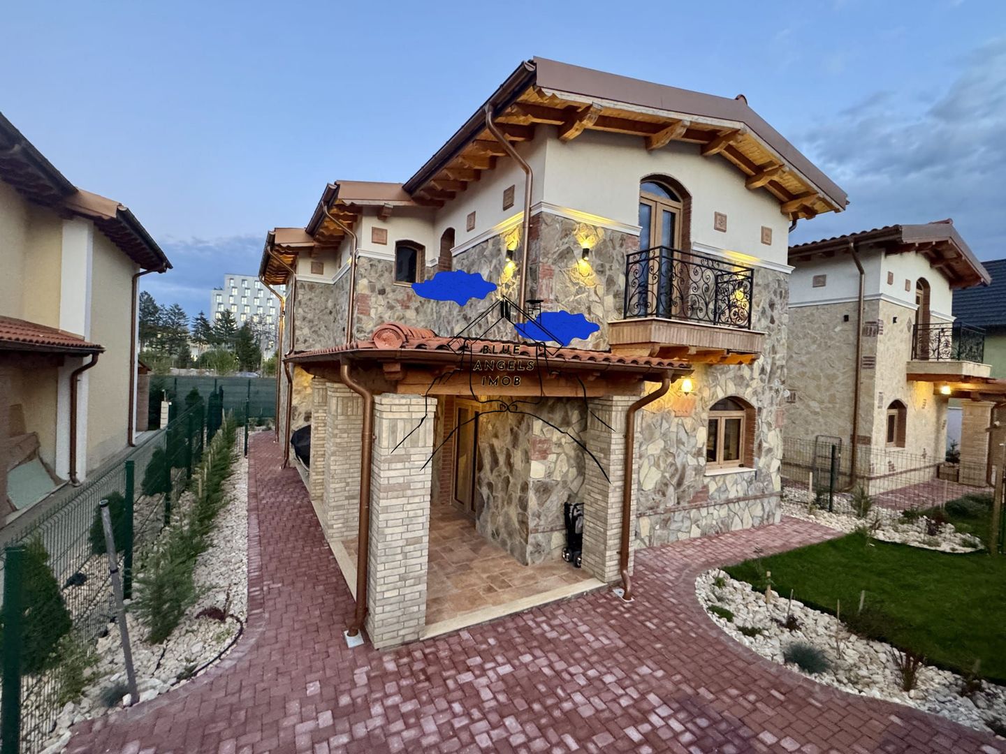 Casa 4 camere, PET FRIENDLY,  Tractorul - Poză 1