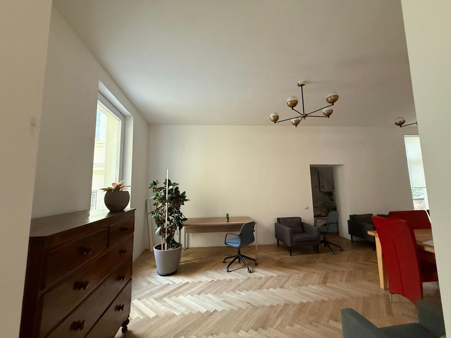 Vilă elegant renovata pentru business de prestigiu - Poză 8