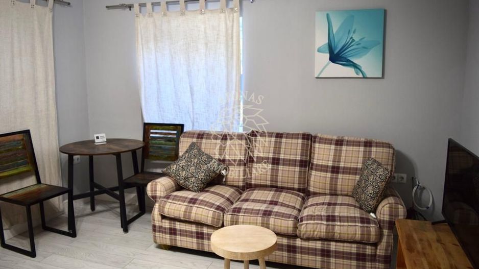 Apartament la casa 40 mp-renovat-curte-mobilat modern-Ultracentral - Poză 1