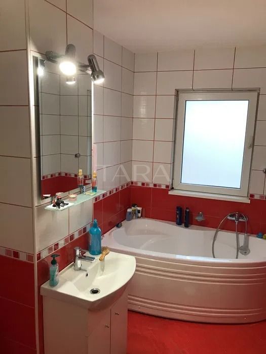 2 Camere Decomandat 65 mp cu Parcare Inclusă Aproape de Cluj - Poză 8