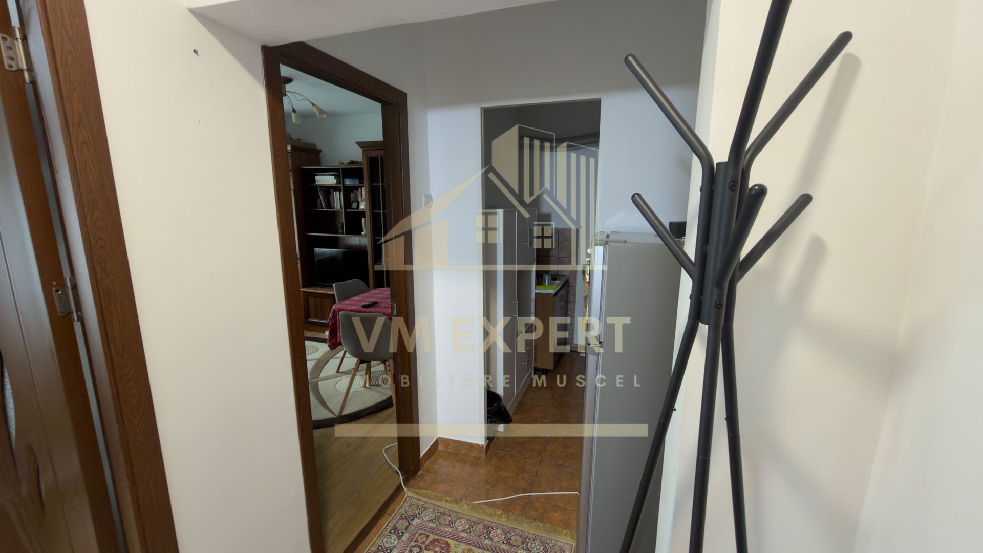 GARSONIERĂ TRANSFORMATĂ  APARTAMENT 2 CAMERE PARTER ZONĂ CENTRALĂ CAMPULUNG - Poză 14