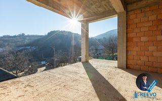 Pensiune/Vilă la roșu P+E+M în Sărata - Poză 19