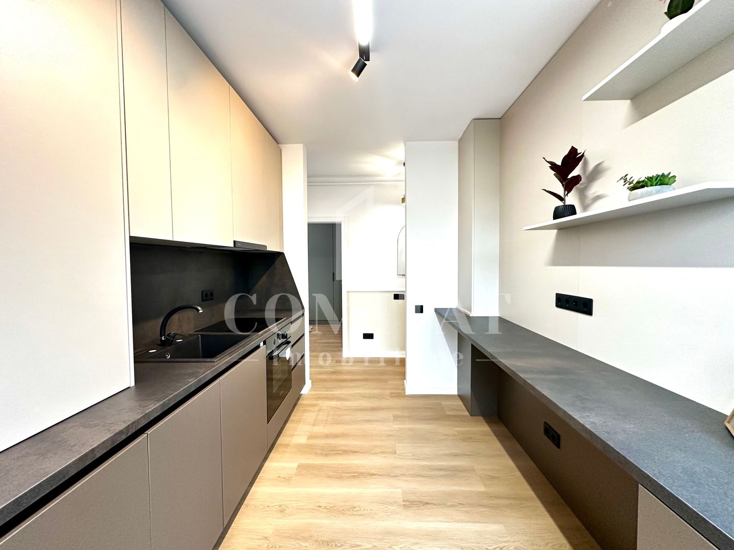 Apartament ultrafinisat | Etaj intermediar | Zona Str Tineretului - Poză 12