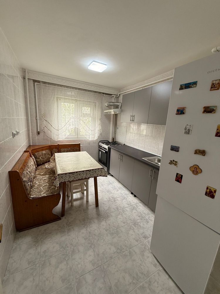 Închiriez Apartament cu 3 camere decomandat, parcare inclusă, metrou Dristor 🚗 - Poză 4