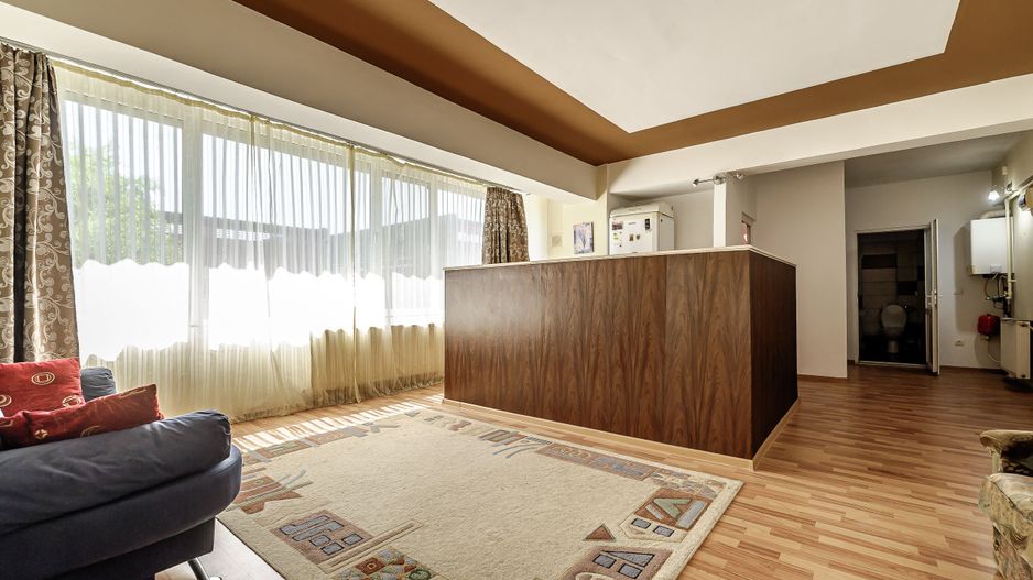 VANDUT Apartament cu 2 camere spațios si luminos - Poză 2