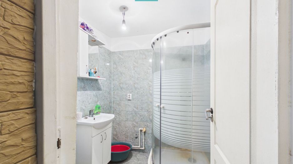 Casă cu 3 camere și teren de 1400 mp în Mișca - Poză 7