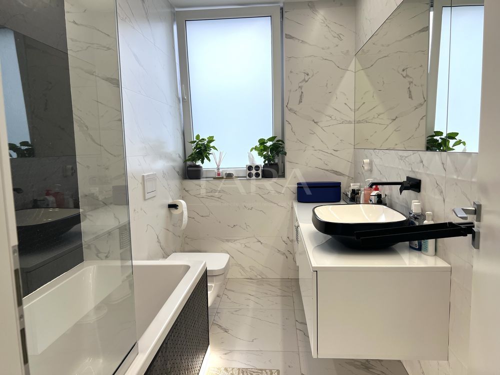 Penthouse modern, 120 mp, 60 mp terase, 2 parcari, Iulius Mall. - Poză 7