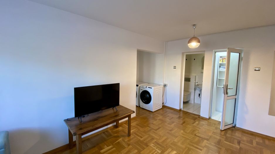 Apartament cu 3 camere in Centrul Civic - Poză 10