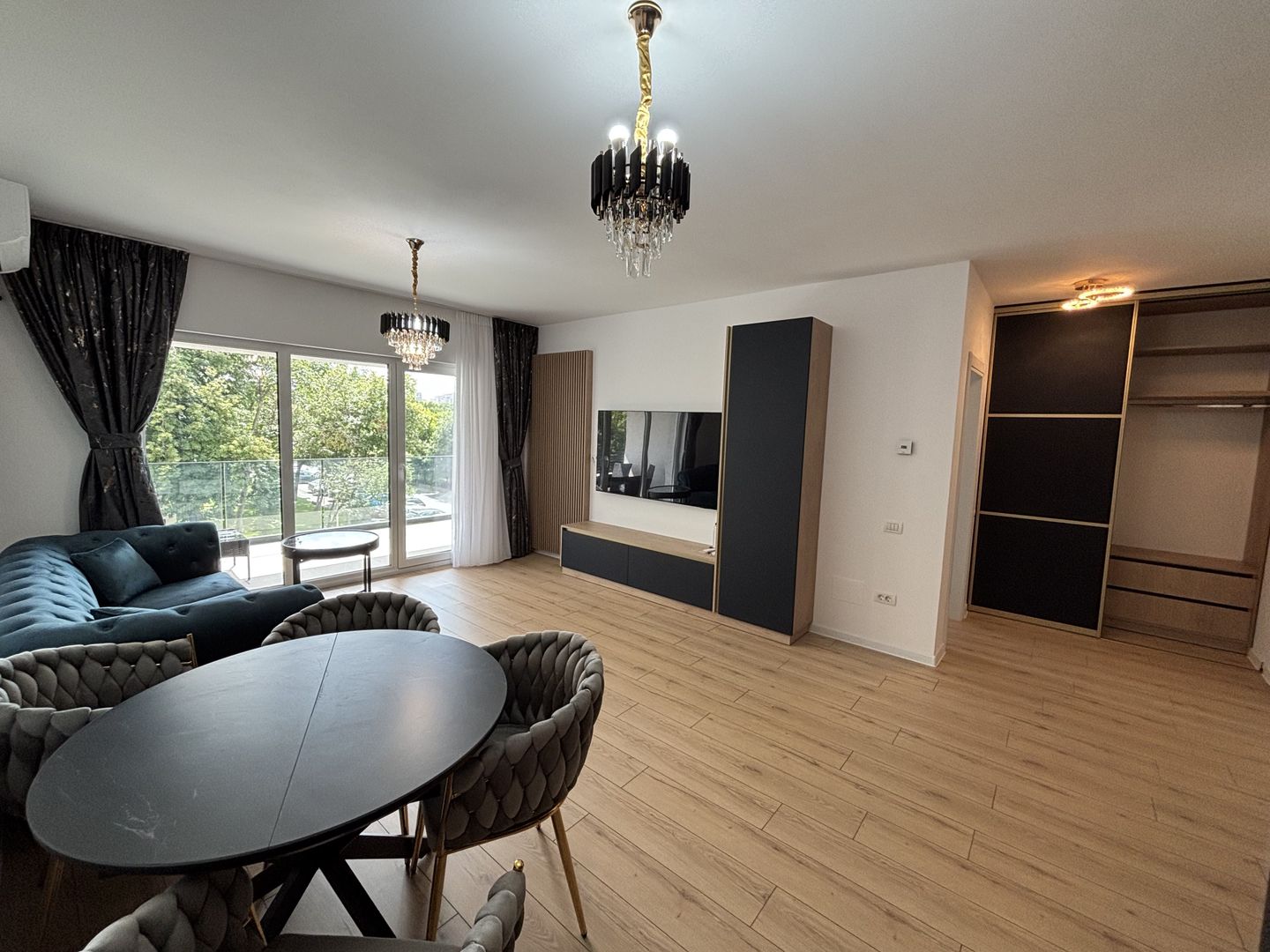 Apartament 3 Camere Decomandat | Terasă 23 mp cu Vedere la Lac + Parcare - Poză 2
