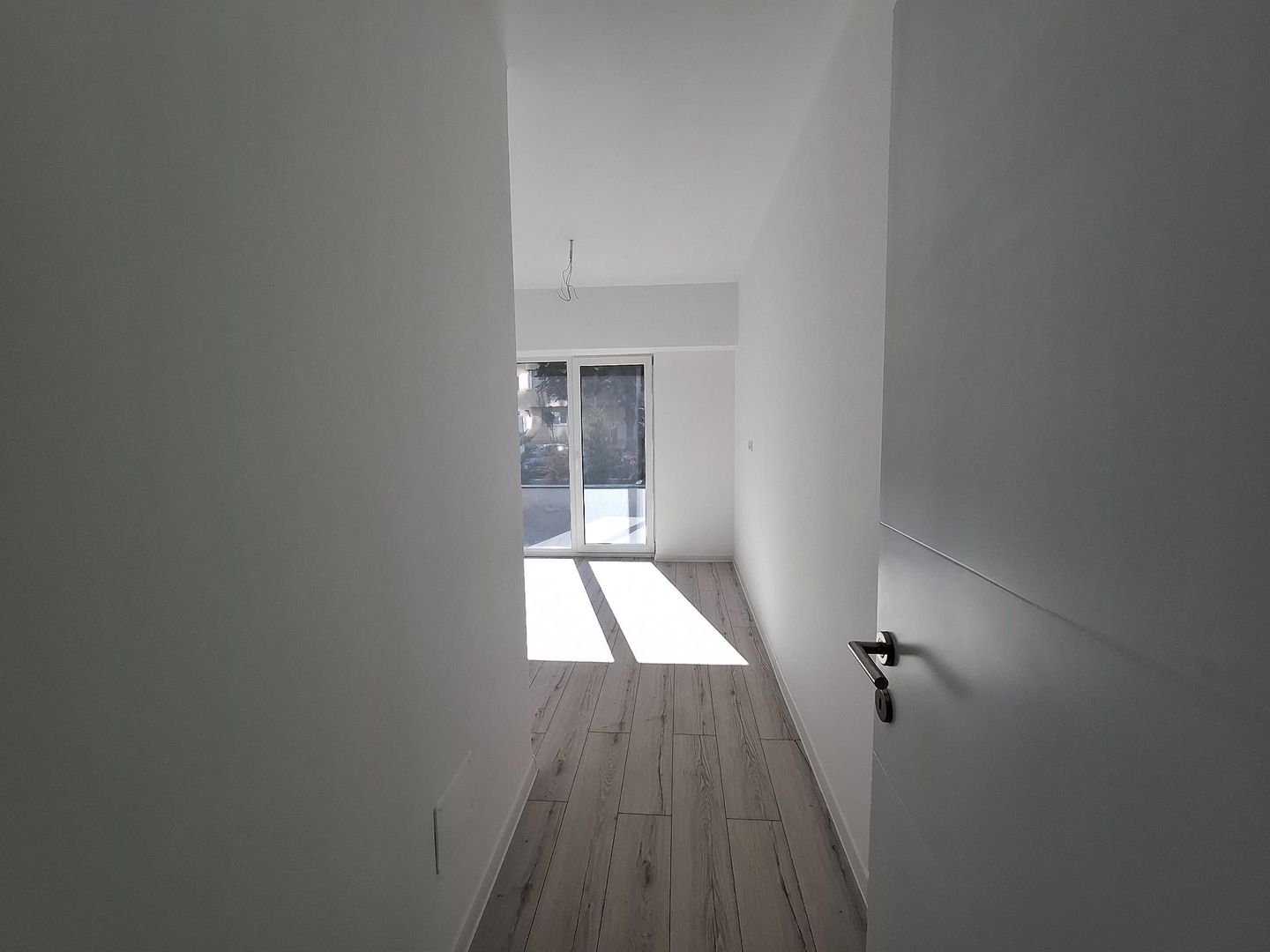 4 camere  Bloc Nou Rezidential Birouri L330 GranVia Lake View - Poză 11