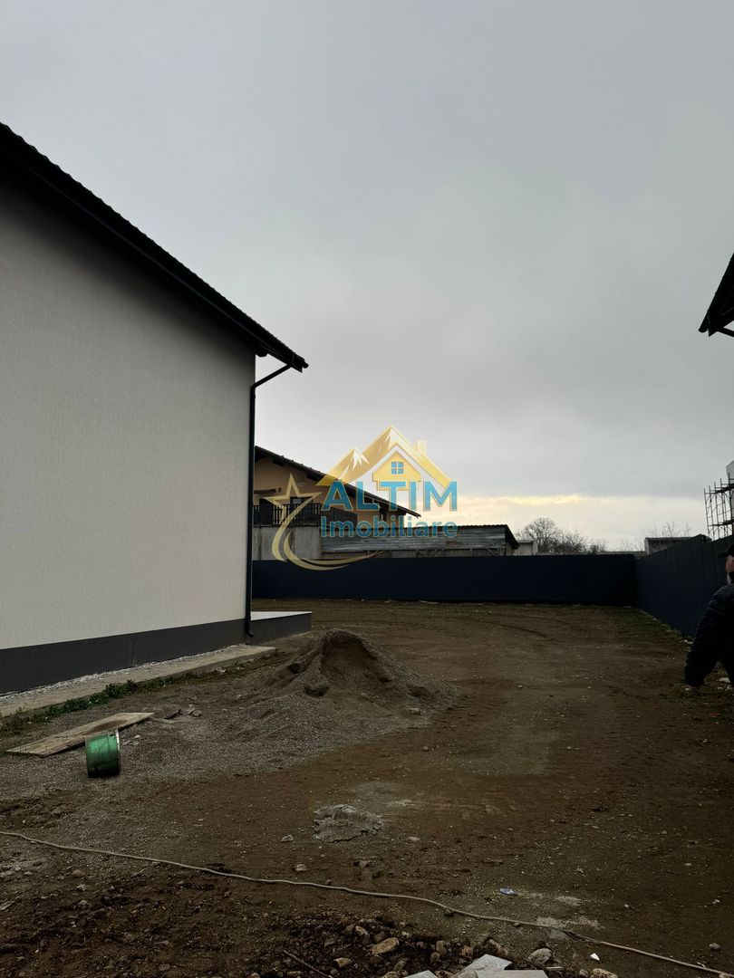 De vânzare - Casă cu 4 camere în cartier Izvor - Poză 4