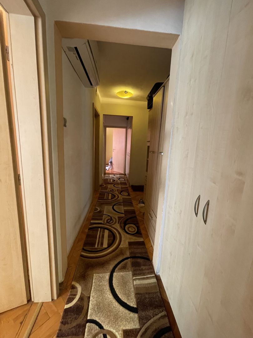 Apartament 4 camere, decomandat, zona excelenta, comison 0%. - Poză 10