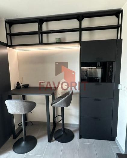 1 camera | Renovat lux | Centrala proprie | Lift | Zona excelenta | - Poză 9