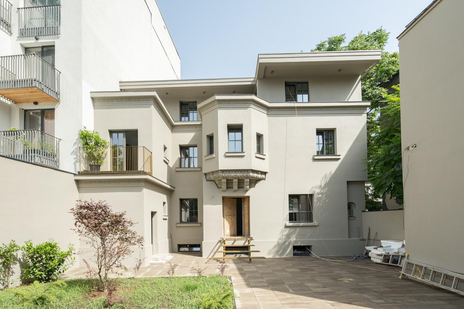 O BIJUTERIE ASCUNSA IN CENTRUL BUCURESTIULUI - Poză 12