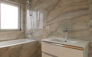 Casa zona Lunei, 5 camere + 3 bai, centrala proprie, rezidential sau birouri ! - Poză 28