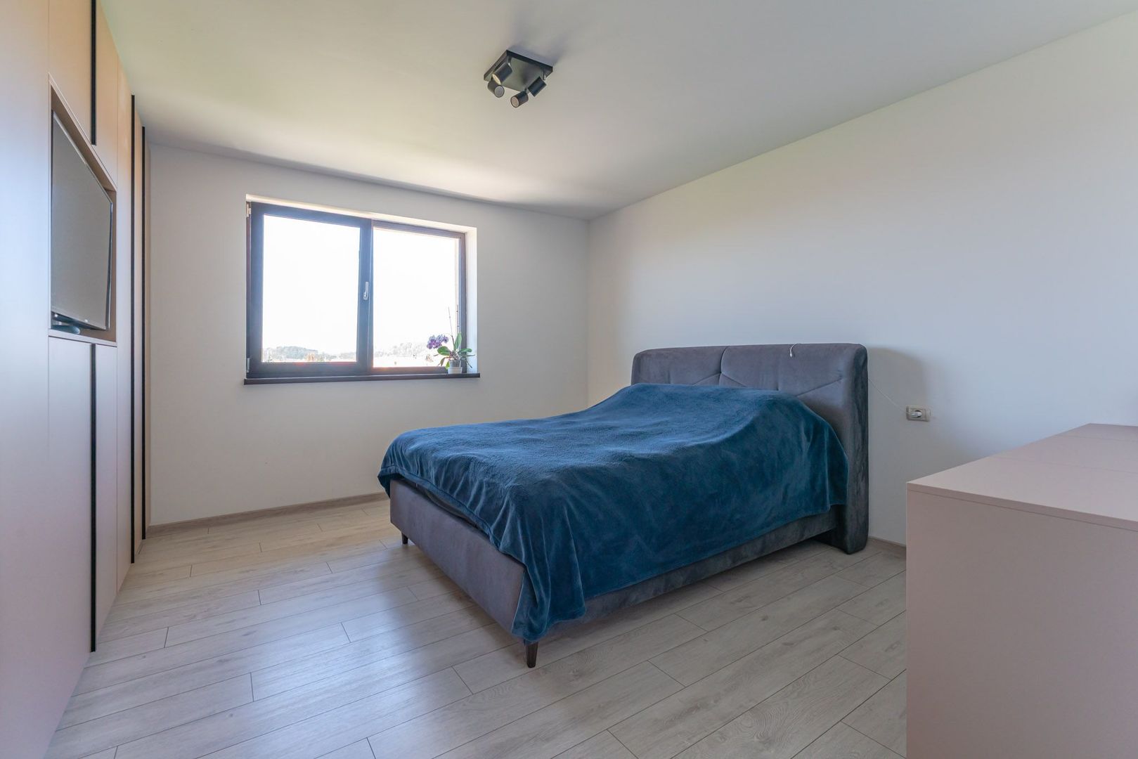 Decomandat 3 camere, 98 mp, Harman - Mobilat modern, parcare - Poză 9