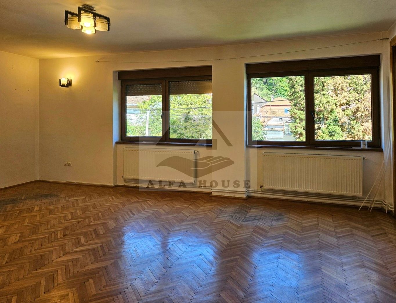 Casa deosebita cu 6 camere in  Centrul Brasovului - 210 mp - Poză 9