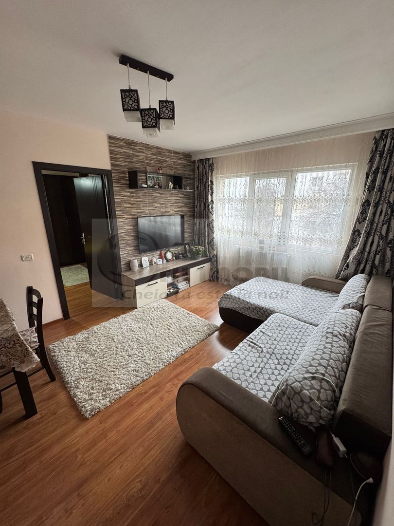 Ap 3 camere | 60mp | et. intermediar | Zona Podu Roș - 123.000E - Poză 1