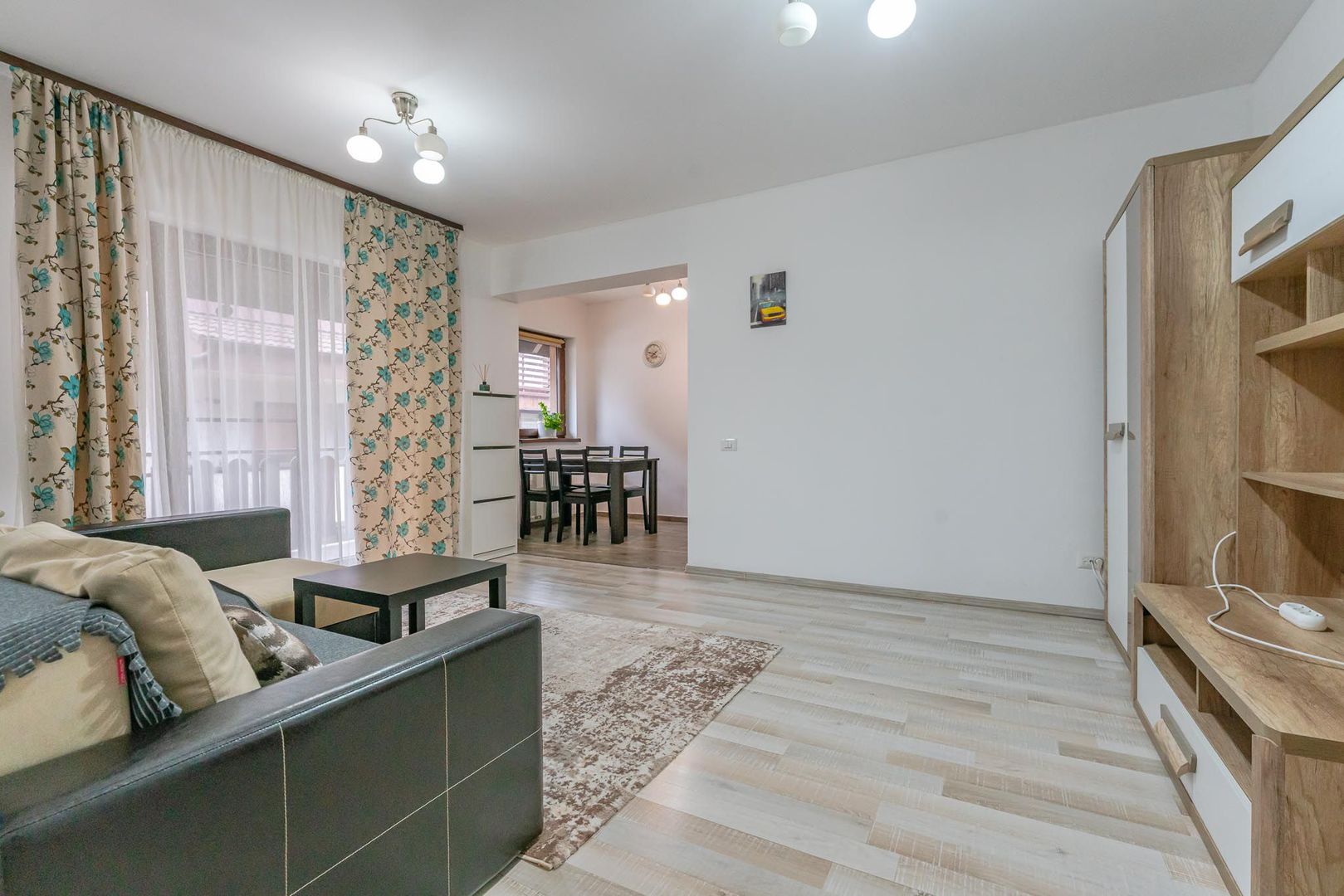 Apartament mobilat si cu loc de parcare - Poză 2
