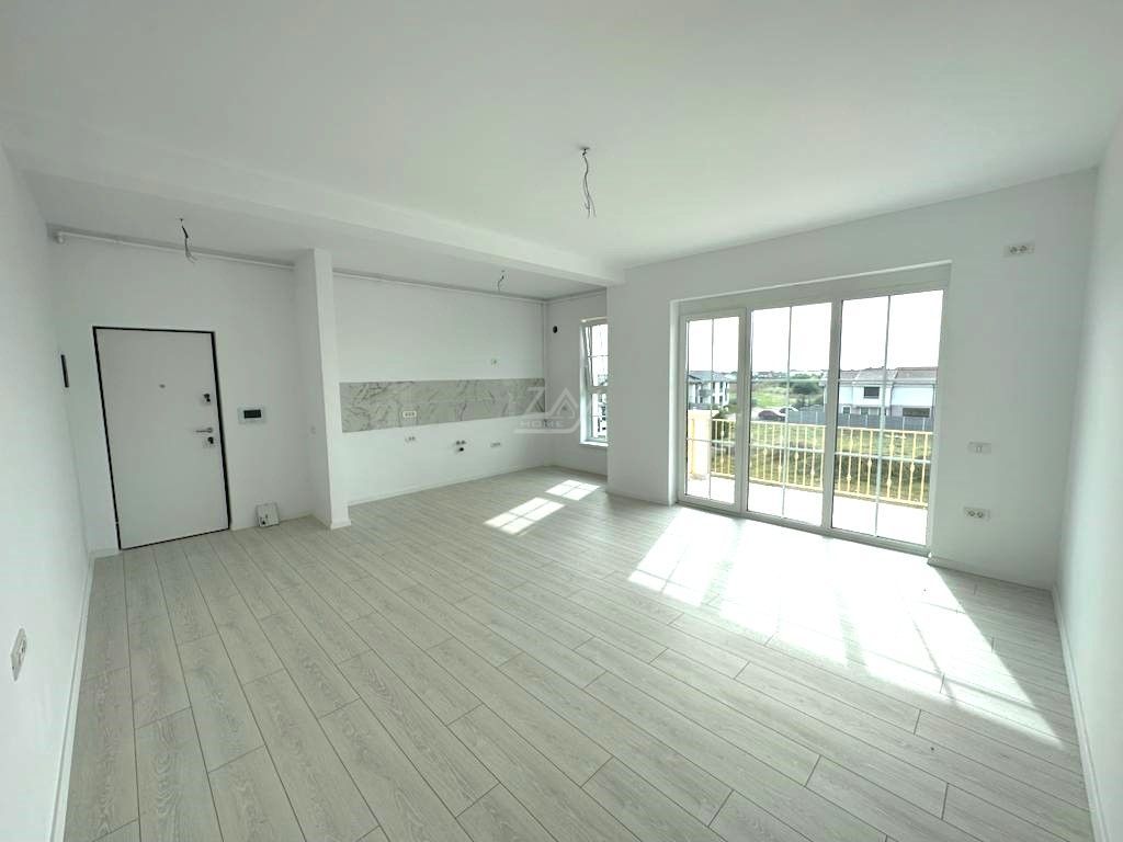 Etaj 1. Bloc la asfalt. Balcon mare. Loc de parcare. - Poză 2