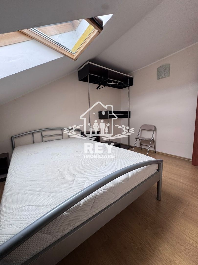 Inchiriez apartament 3 camere, spatios, central, et.5+mansarda - Poză 8