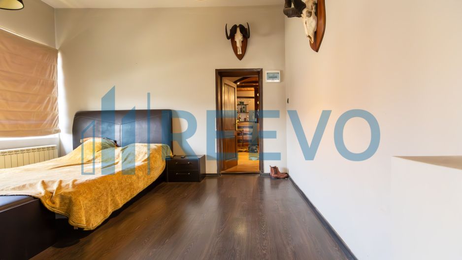 Clădire și teren de investiție, central Roman - Poză 38