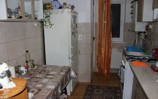 Apartament 2 camere etaj 2 Aleea Crinului - Poză 4