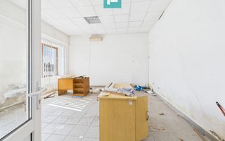 Clădire cu 5 camere cu teren și hală în Cenad - Poză 11