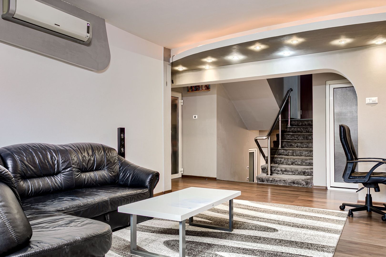 VÂNDUT!!! Apartament Samantha cu 3 camere, Zona Polivalentă - Poză 2