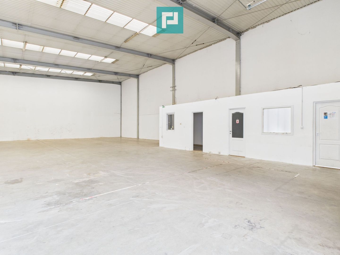 Spațiu industrial de 378 mp în Arad - Poză 2