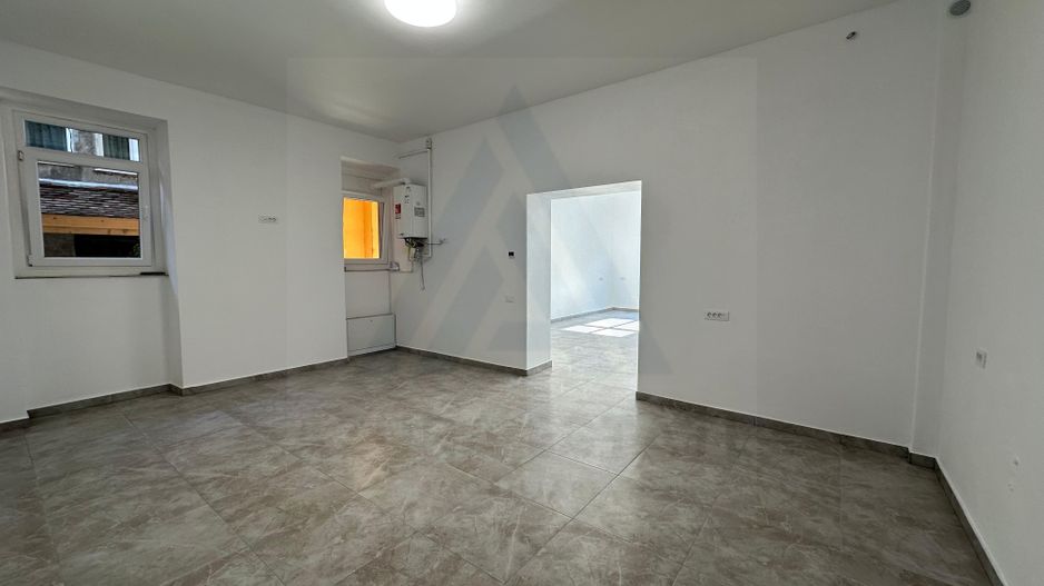 Spatiu comercial 86,8 mp utili vitrina stradala zona Ultracentrala - Poză 4