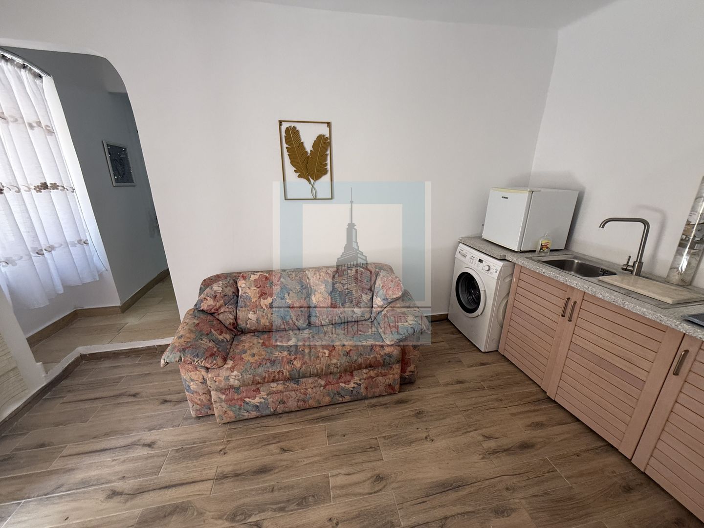 Corp casa de 5 garsoniere mobilate/utilate - zona Brașovul Vechi - Poză 2