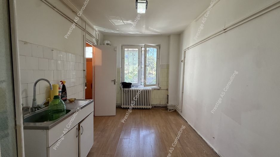 Apartament 4 camere, parter inalt zona Punctele Cardinale - Central - Poză 4