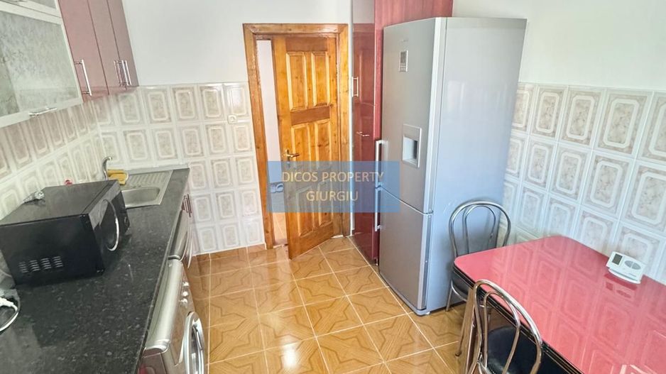 Apartament 3 camere de vânzare – Decebal - Poză 3