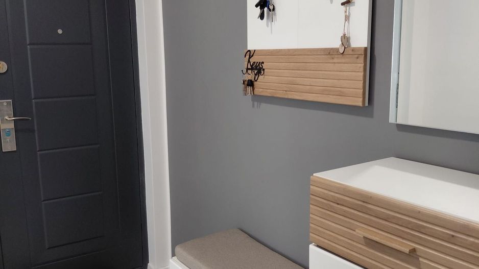 Vanzare - apartament cu 3 camere, Micro 16, renovat, mobilat nou - Poză 12