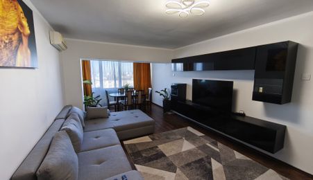 De vanzare apartament cu 3 camere , etaj 8/9 , Faleza, 165.000 euro