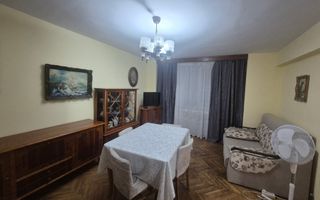Vand apartament 3 camere Centru - Poză 2