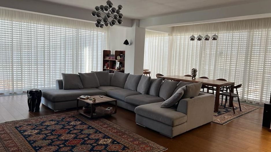 Apartament spatios 3 camere Vedere Lac - Poză 2