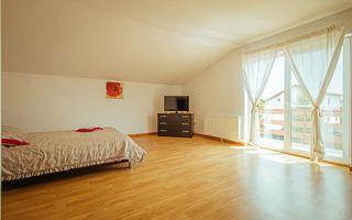 Exclusivitate - Sanpetru, casa cu priveliște deosebită - Poză 8