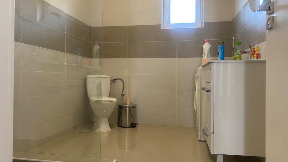 Casa la cheie! Vanzare casa cu 4 camere in Priseaca - Poză 5