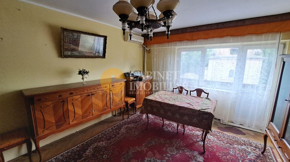 100 mp Ultra-Central: Apartament 4 Camere pe Bd. Independenței (Fără Risc) - Poză 2