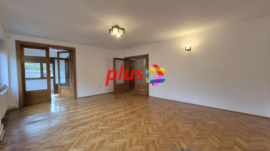 Casa 270mp zona centrala - Poză 9