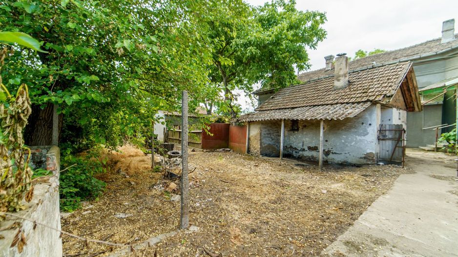 Casă cu teren 1674 mp - Poză 19