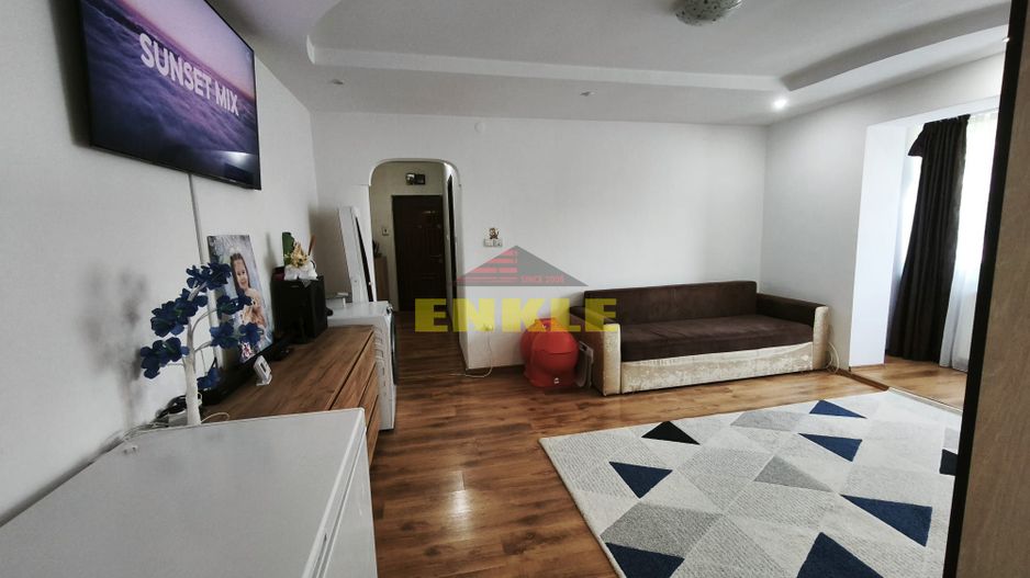De vanzare apartament cu doua camere , zona Curcubeului. - Poză 1