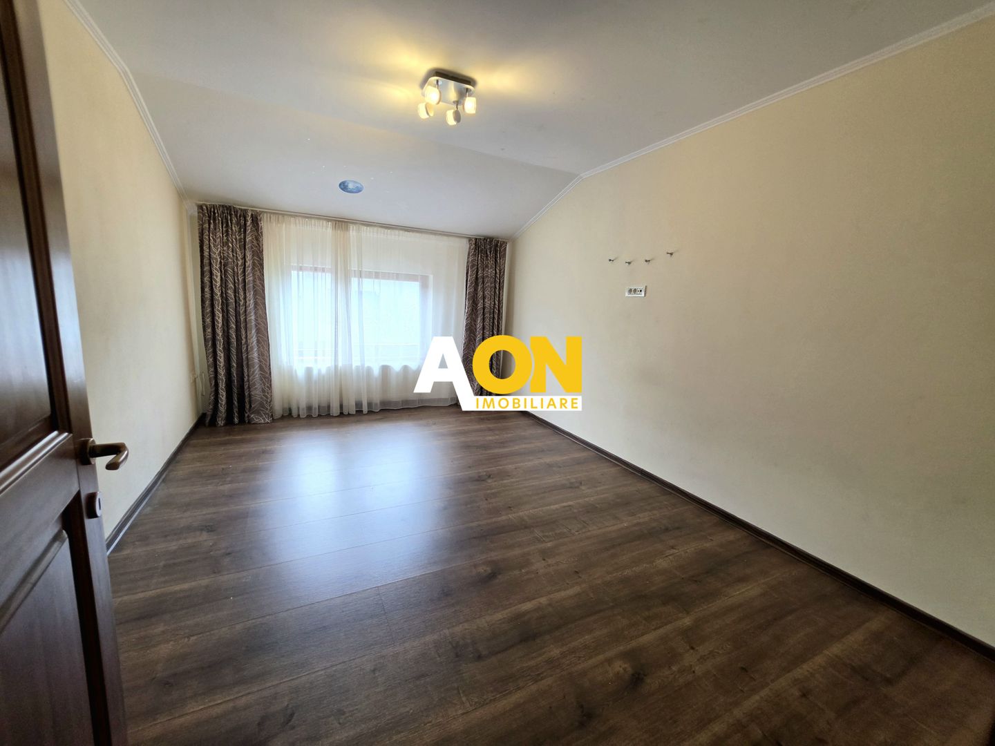 1/2 Duplex, 4 Camere, 2 Bai, Zona Ampoi 3 - Poză 16