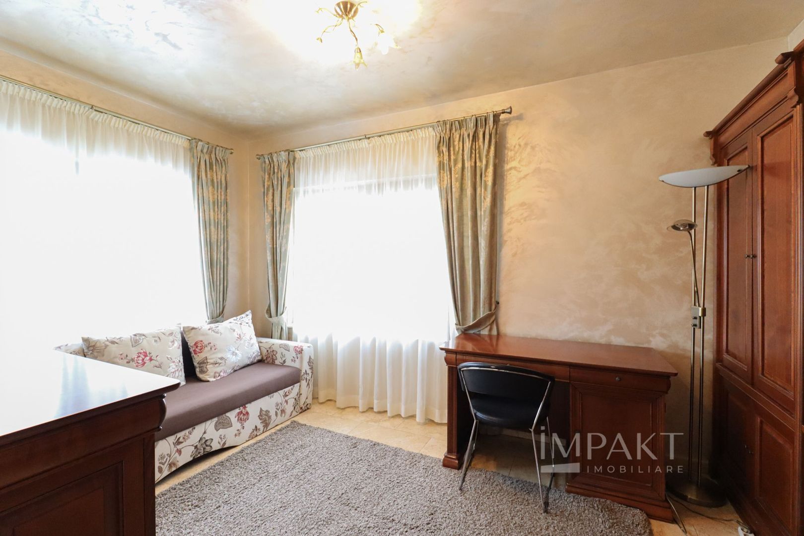 Casa deosebita cu teren de 900mp in cartierul Faget - Poză 18